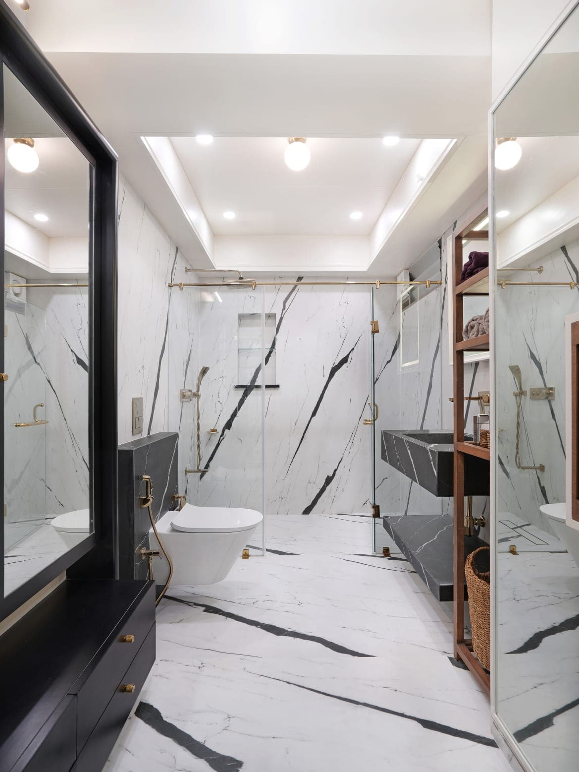 Black and white marble bathroom with veined walls