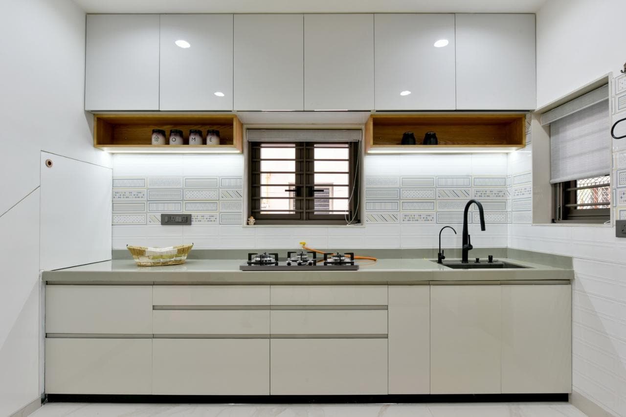 White Gloss Straight Kitchen — Straight Kitchen